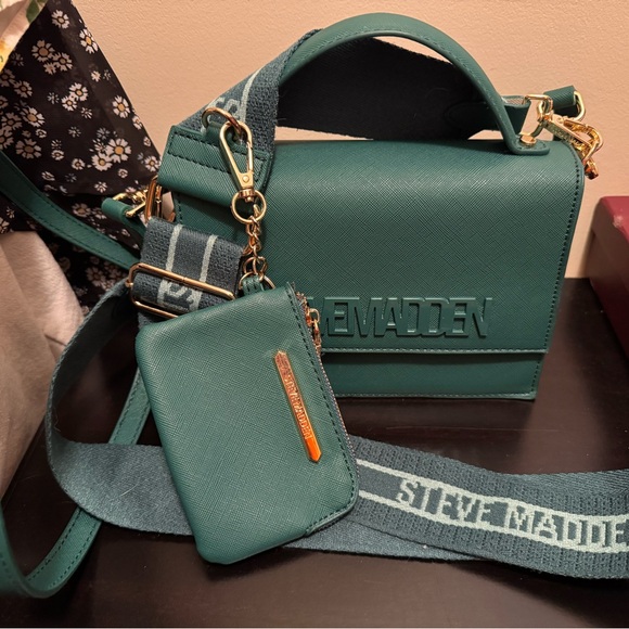 Steve Madden Green Crossbody Bag Set - Picture 7 of 8